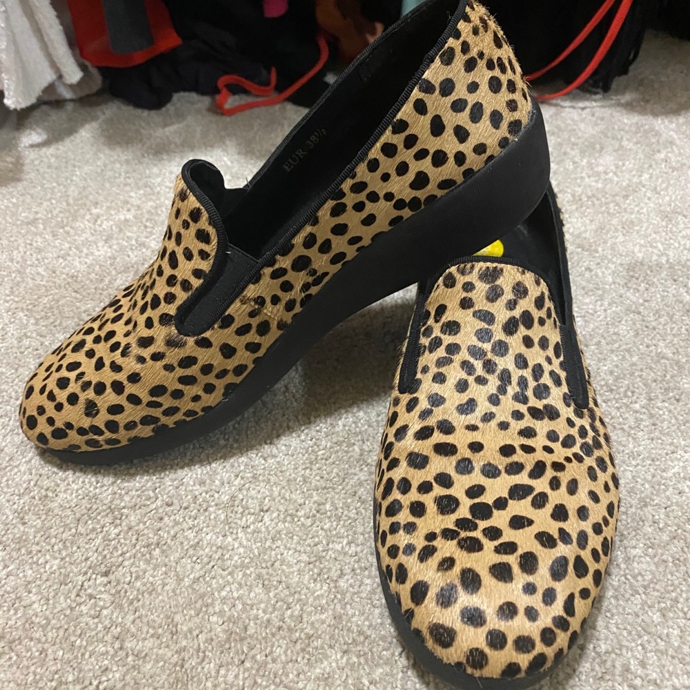 Animal print loafers - size 7.5 euro size 38.5